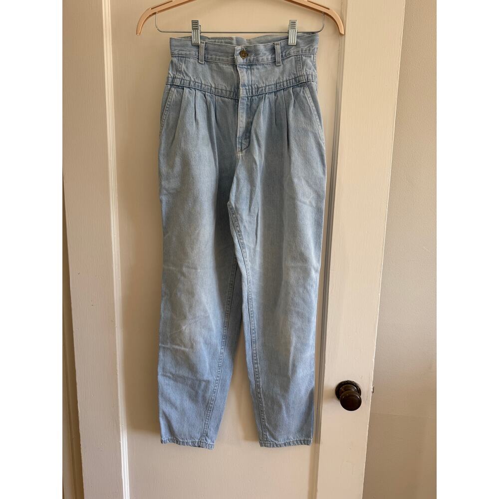 VTG Lee High Waisted Pleated Tapered Mom Jeans Light Wash Made in USA 10 / 25"